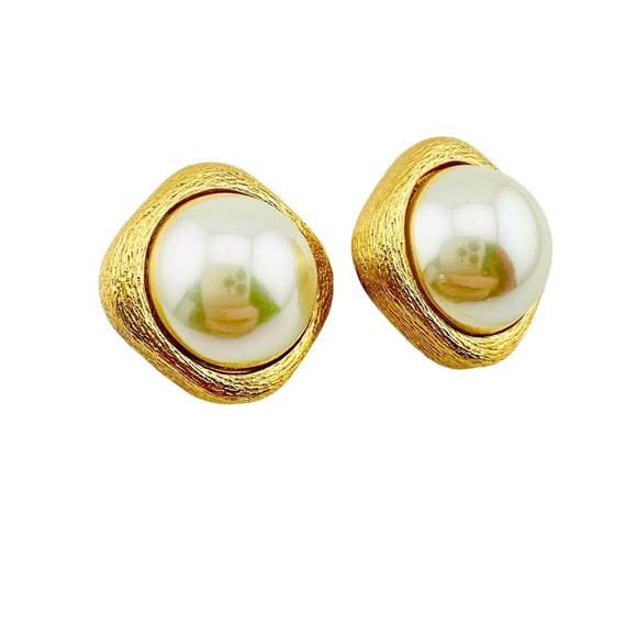 Vintage Christian Dior Cabochon Faux Pearl Textured Gold Plated Earrings - Rare - Picture 5 of 8